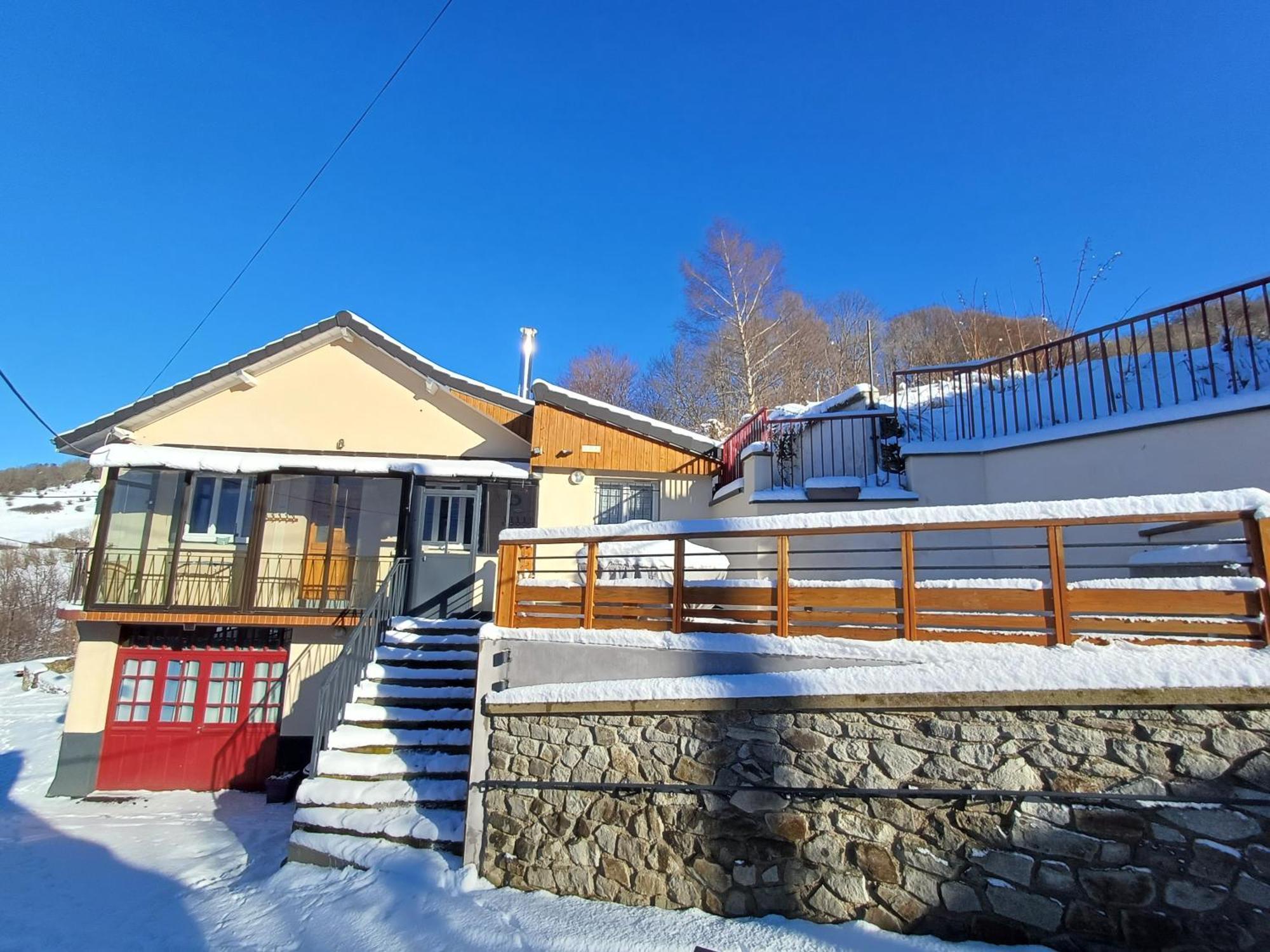 Les Planchettes Villa Orcival Exterior photo